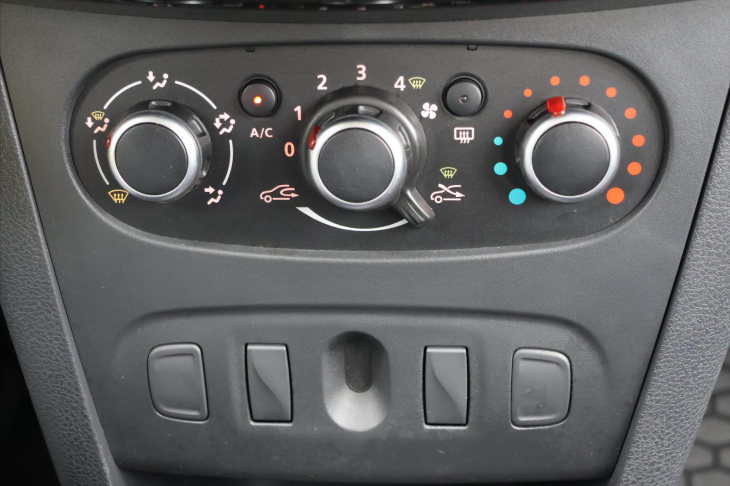 Dacia Logan 1,0 SCe Klimatizace CZ