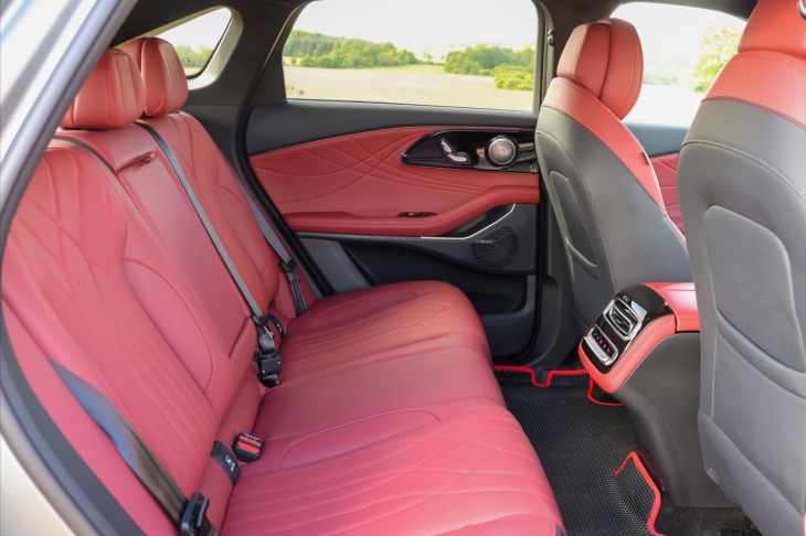 Omoda 9 1.5 Hybrid 395KW CZ 7 let záruka
