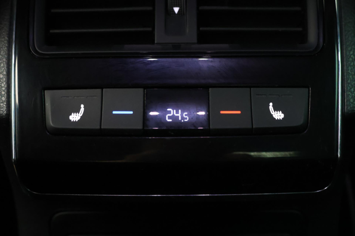 Škoda Superb 2,0 TDI DSG 4x4 Sportline DPH