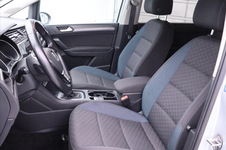 Volkswagen Touran 1,6 TDI 85kW DSG Navi Tažné