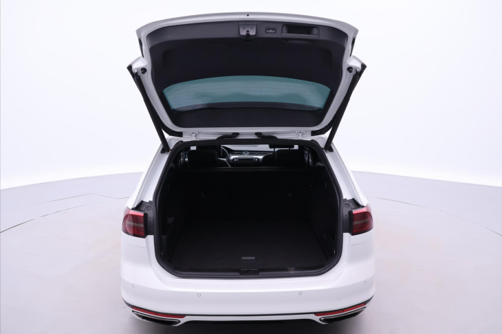 Volkswagen Passat 2,0 TSI 206kW R-line Highline