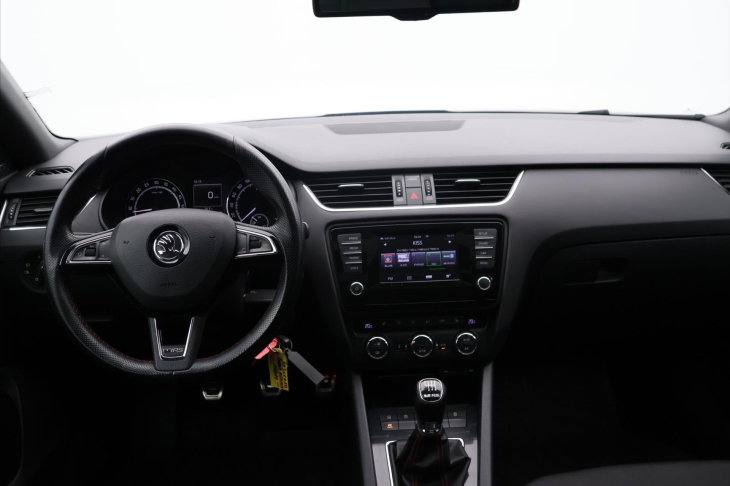 Škoda Octavia 2,0 TDI 135kW Webasto Tažné RS