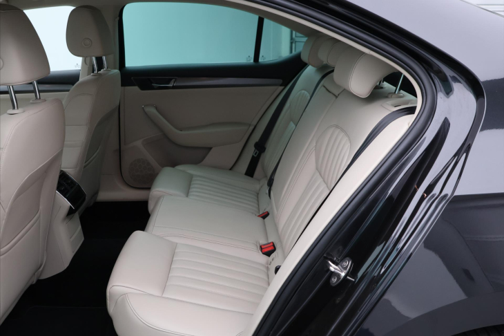 Škoda Superb 2,0 TDI 147kW Style 4x4 Kůže