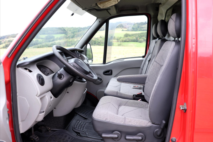 Renault Master 2.5 dCi 74kW L2H2P2 CZ DPH
