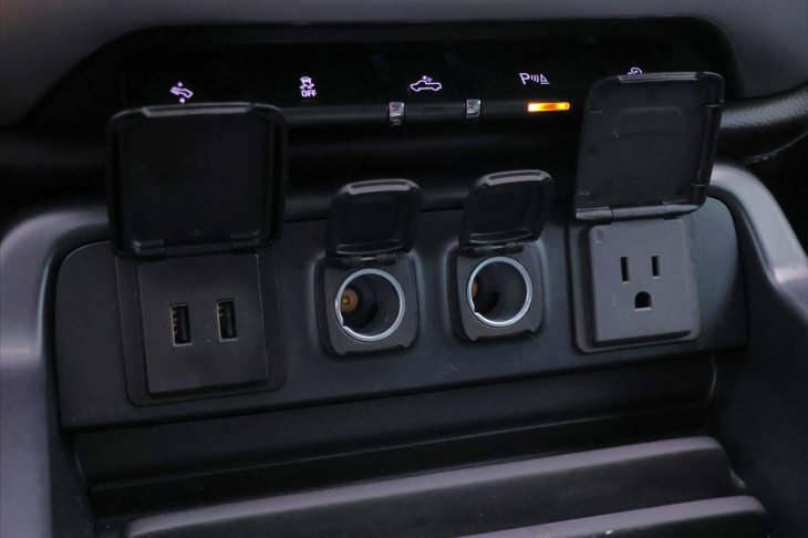 GMC Sierra 5,3 V8 265kW Aut. Kůže