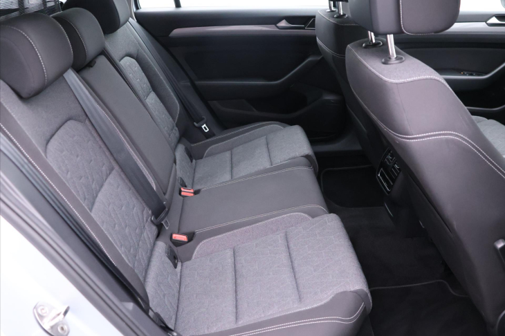 Volkswagen Passat 2,0 TDI 110kW DSG Matrix DPH