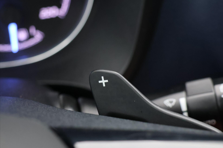 Toyota Yaris 1,5 VVT-i 82kW CZ Tažné Aut.klima