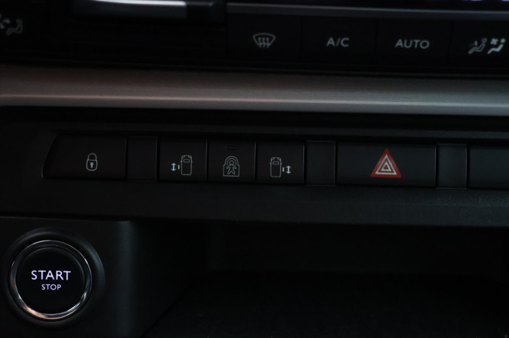 Citroën SpaceTourer 2,0 HDI 130kW Aut. XL 7-Míst