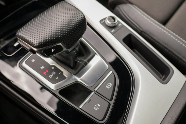 Audi A4 2,0 TFSI S-line Virtual DPH