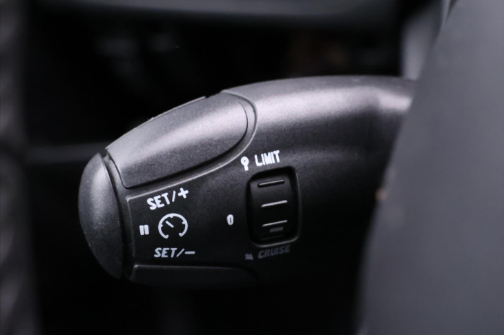 Peugeot 2008 1,2 PureTech 81 kW Aut.klima