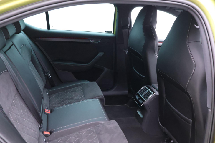 Škoda Superb 1,5 TSI 110kW SportLine DSG CZ DPH