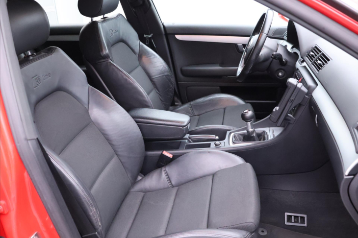 Audi A4 2,7 TDI 132kW S-Line Xenon