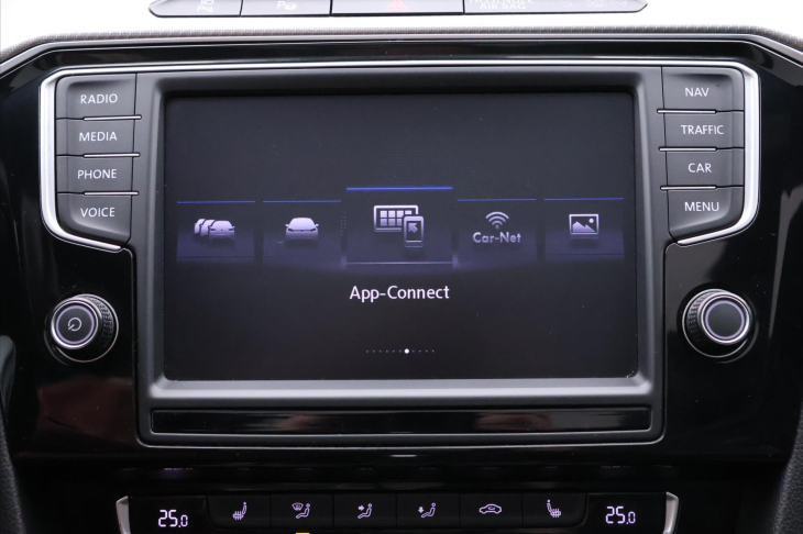 Volkswagen Passat 2,0 TSI 206kW R-line Highline