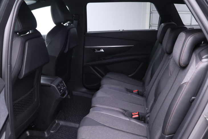 Peugeot 5008 2,0 HDI 110kW GT line LED Navi