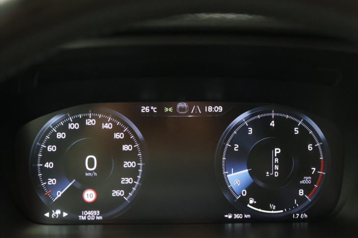 Volvo V90 2,0 T5 184kW Momentum CZ DPH