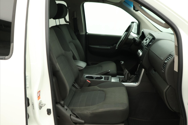 Nissan Pathfinder 2,5 dCi 140kW 4x4 7-Míst Tažné
