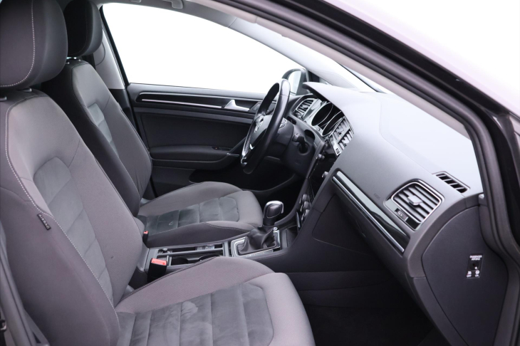 Volkswagen Golf 2,0 TDI 110kW Tažné Serv.kniha