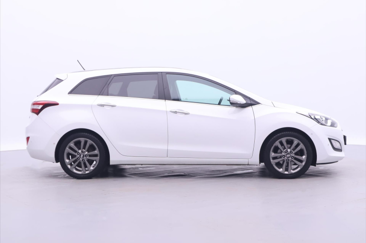Hyundai i30 1,6 GDi 99kW Aut. CZ Weekend