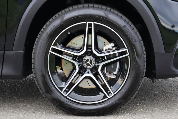 Mercedes-Benz GLB 2,0 220 4MATIC AMG Premium Plus