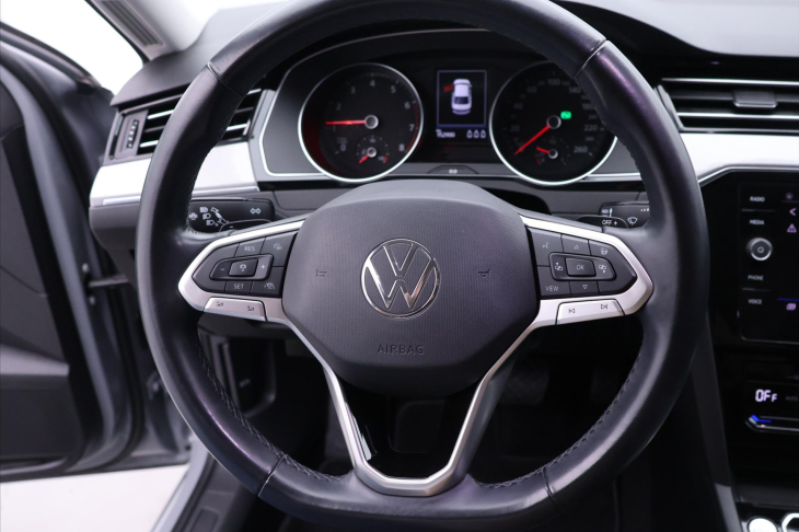 Volkswagen Passat 1,5 TSI DSG Business CZ DPH