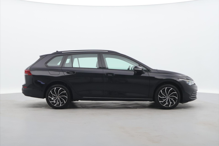 Volkswagen Golf 1.0 TSI 81kW CZ Life LED