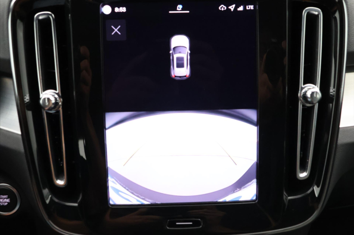 Volvo XC40 2.0 B3 120kW Core DCT CZ DPH