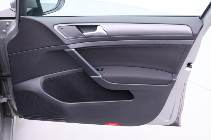 Volkswagen Golf 1,6 TDI LED DPH 1.Maj.