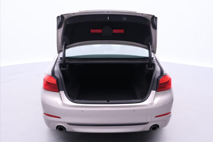 BMW Řada 5 2,0 520d xDrive 140kW
