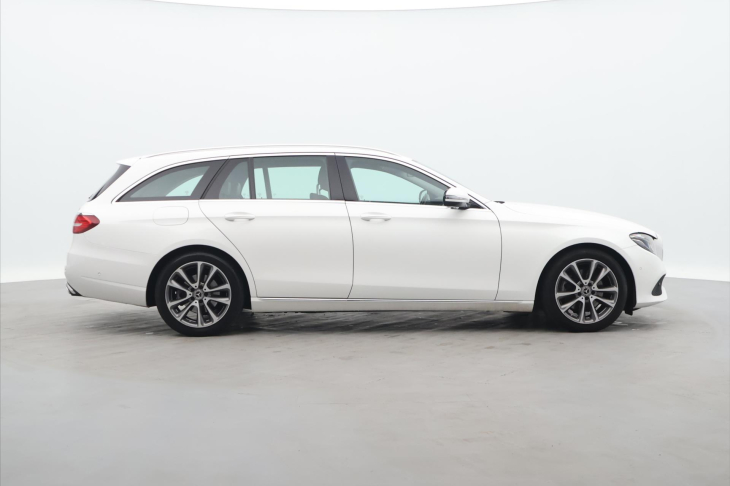Mercedes-Benz Třídy E 2.0 220d 143kW 4Matic Aut.