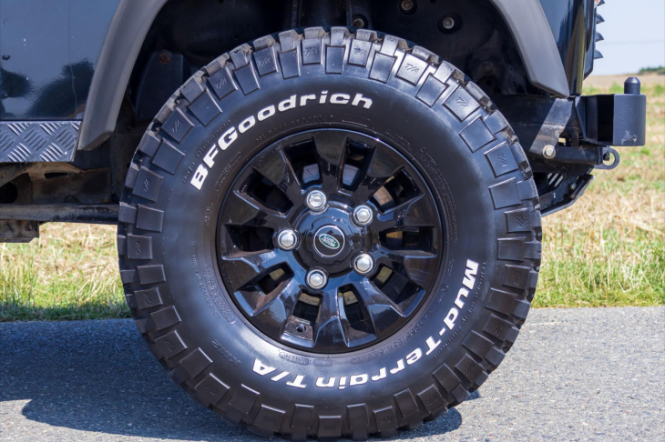 Land Rover Defender 2,2 TD Crew Cab Nový motor