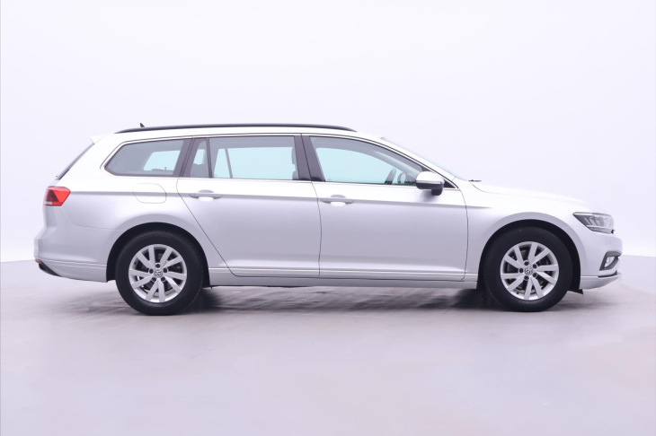 Volkswagen Passat 1,6 TDI DSG Virtual 1.Maj. DPH