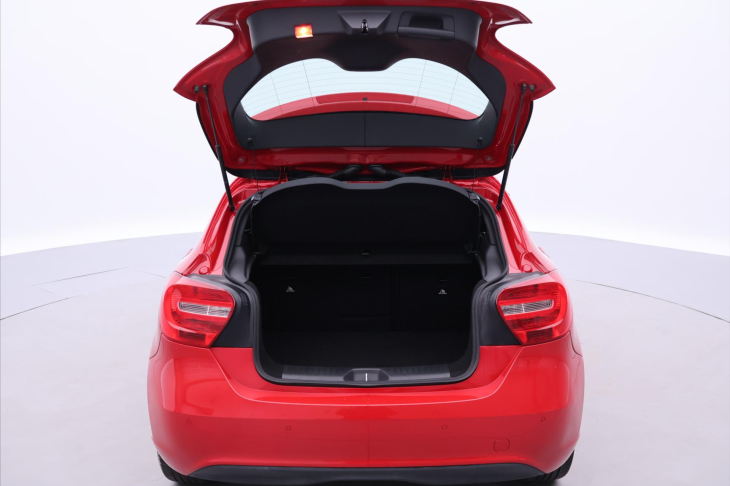 Mercedes-Benz Třídy A 1,6 180 90kW Style Navi Kůže