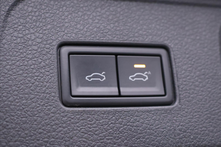 Volkswagen Passat 2,0 TSI 200kW CZ R-Line 4M