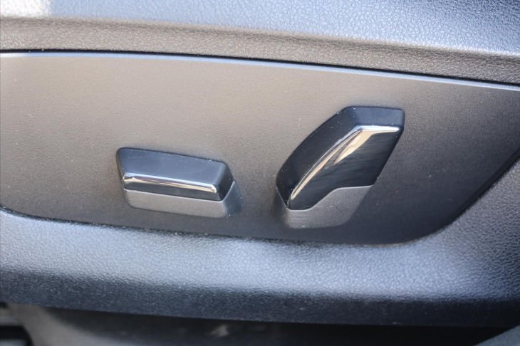 BMW Řada 5 2,0 525d 170kW Aut. Navi LED