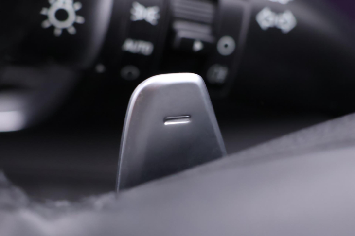 Hyundai Santa Fe 2,2 CRDI 142kW CZ 1.Maj DPH