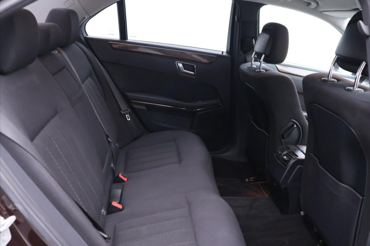 Mercedes-Benz Třídy E 3,5 350CGI 215kW CZ Elegance