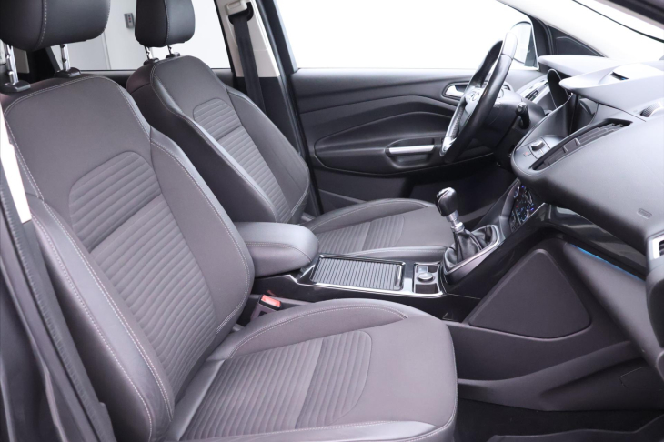 Ford Kuga 1,5 EB 110kW Titanium Navi