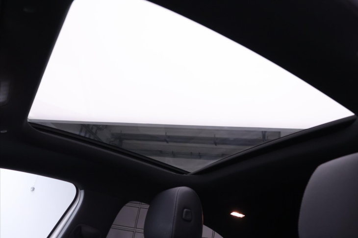 Mercedes-Benz Třídy A 2,0 A220 140kW Aut. AMG-Line