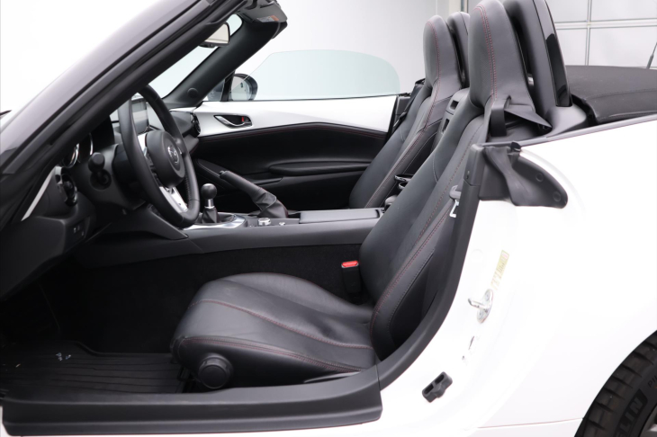 Mazda MX-5 2,0 Skyactiv-G160 118kW Revolution