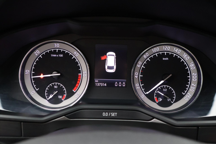 Škoda Superb 2,0 TDI 140kW DSG Style LED