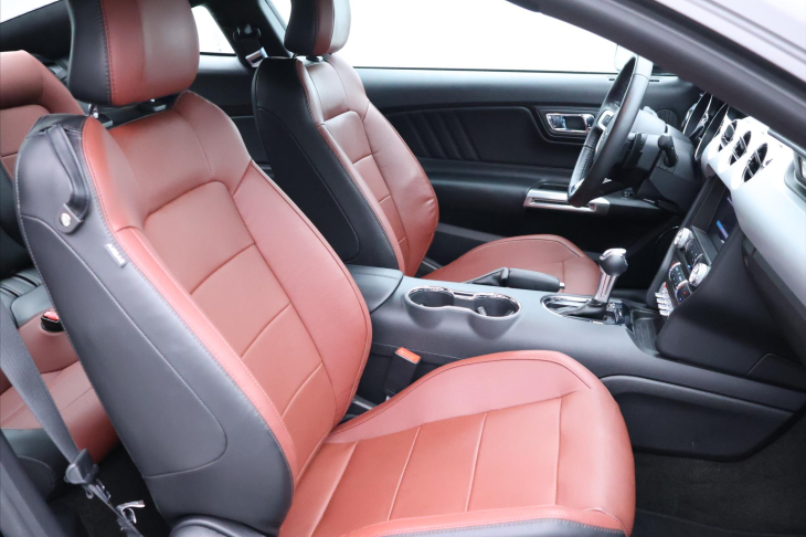 Ford Mustang 5,0 310 kW GT Automat 1. Maj