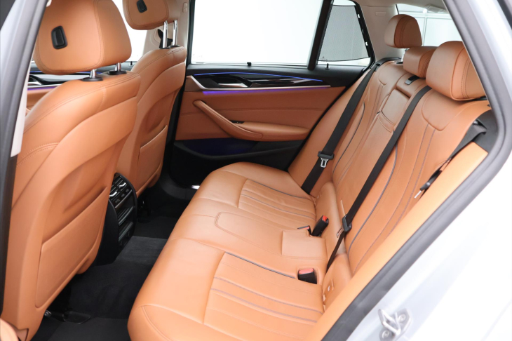 BMW Řada 5 2,0 530i xDrive Luxury Line