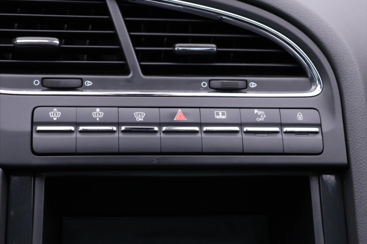 Peugeot 5008 1,6 HDI 120k CZ Allure 7-Míst