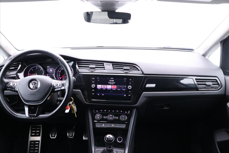 Volkswagen Touran 2,0 TDI 110kW Sound LED DPH