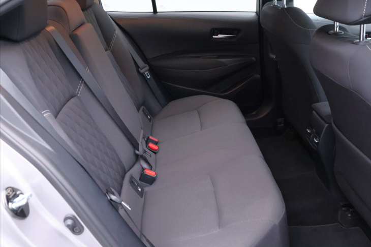 Toyota Corolla 1,6 i 97 kW CZ 45'521 Km