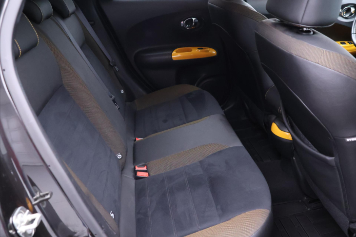 Nissan Juke 1,6 i N-Connecta 86kW CZ 1.Maj