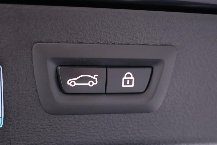 BMW X6 3,0 M50d 280kW M-Paket CZ DPH