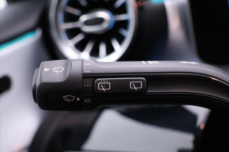 Mercedes-Benz Třídy A 1,3 200 120kW Aut. CZ kůže DPH