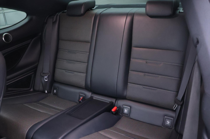 Lexus RC 300h 2,5 133kW F-Sport Navi CZ