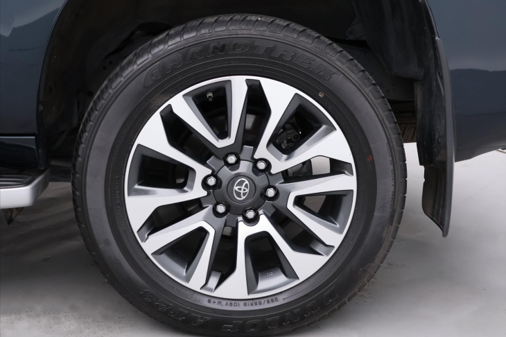 Toyota Land Cruiser 2,8 D-4D 150KW CZ 1.MAJ 4X4
